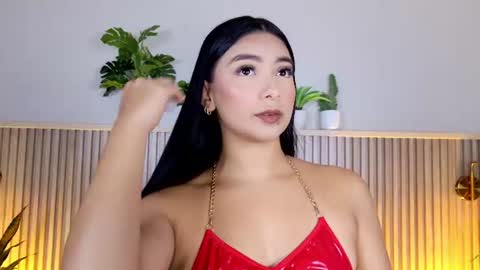 Snapshot of megan_cruzgb chatting on 06-26-26, 12:20 Carolina Paez online show from 06-26-26, 12:20