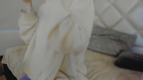 Snapshot of megan_dh chatting on 09-20-25, 12:17 Megan online show from 09-20-25, 12:17