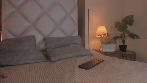 Snapshot of megan_dh chatting on 10-21-25, 12:06 Megan online show from 10-21-25, 12:06