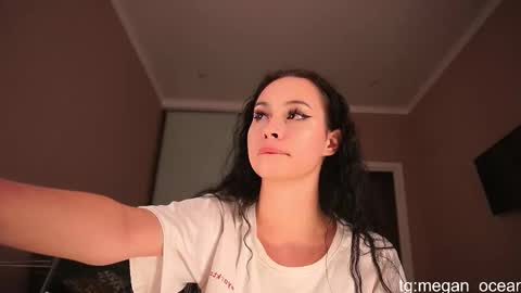 Megan online show from 11-04-25, 05:45