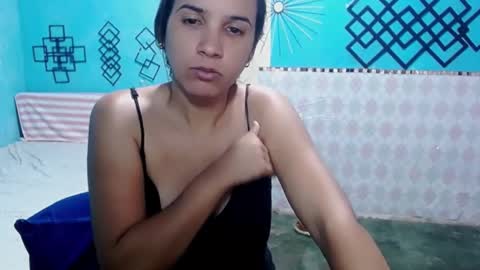 Snapshot of megan_little_ chatting on 03-11-25, 01:48 amanda online show from 03-11-25, 01:48