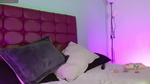 Valentina online show from 03-27-26, 02:06