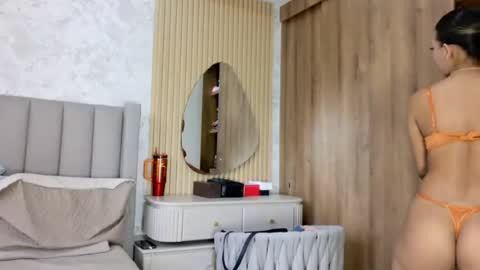 Snapshot of megan_monrroe06 chatting on 07-31-26, 10:53 megan_monrroe06 online show from 07-31-26, 10:53