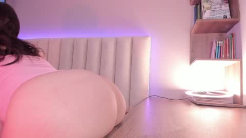 Snapshot of megan_moore__ chatting on 01-17-25, 04:04 online show from 01-17-25, 04:04