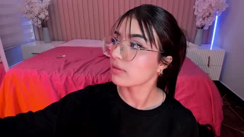 Snapshot of megan_moore__ chatting on 02-07-25, 06:56 online show from 02-07-25, 06:56