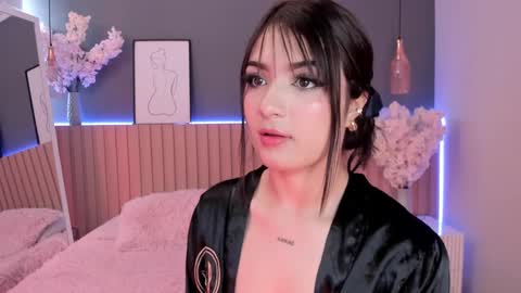 Snapshot of megan_moore__ chatting on 02-14-25, 04:09 online show from 02-14-25, 04:09