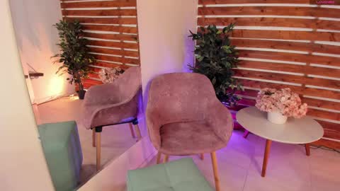 megan_raiin online show from 02-21-25, 07:45