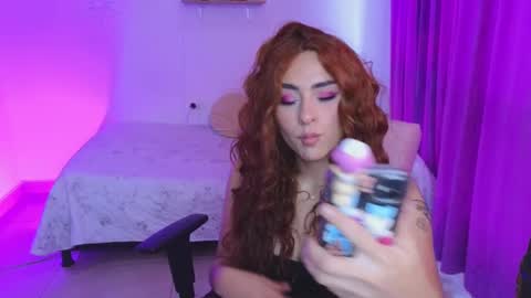                 Laura                 online show from 02-22-25, 09:59