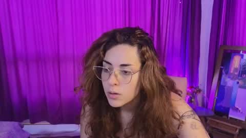                 Laura                 online show from 06-05-26, 08:47