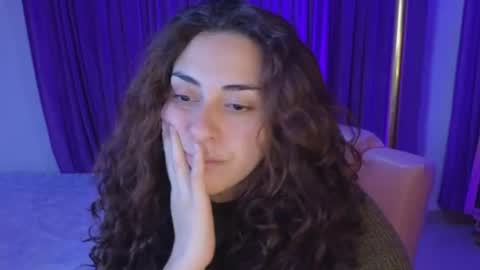                 Laura                 online show from 07-25-26, 01:04