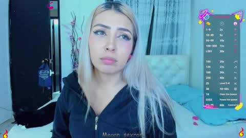 Snapshot of megan_sexrose chatting on 09-18-25, 01:40 Megan rose online show from 09-18-25, 01:40