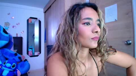 M E G A N   online show from 04-21-26, 02:51