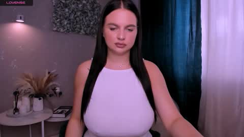 Meganberry online show from 10-08-25, 08:56