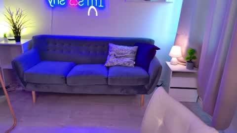 Snapshot of meganbutnotfox chatting on 06-21-26, 12:41 Megan online show from 06-21-26, 12:41