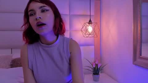 Snapshot of megane_whitte chatting on 11-21-25, 12:32 Megan online show from 11-21-25, 12:32