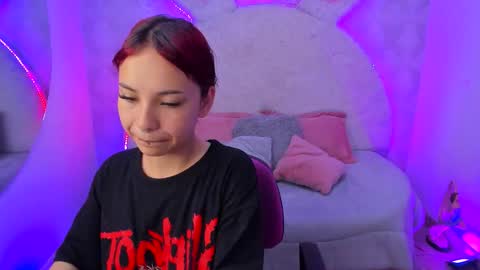 Snapshot of megane_whitte chatting on 12-04-25, 07:33 Megan online show from 12-04-25, 07:33