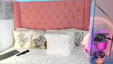 Snapshot of meganfox9 chatting on 03-11-25, 03:02 Megan Nice to meet you online show from 03-11-25, 03:02