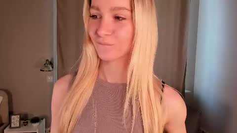 Elly online show from 06-28-26, 01:17