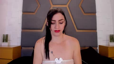 Megan Hofman online show from 11-06-25, 11:33