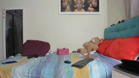 megan        online show from 03-25-26, 02:06