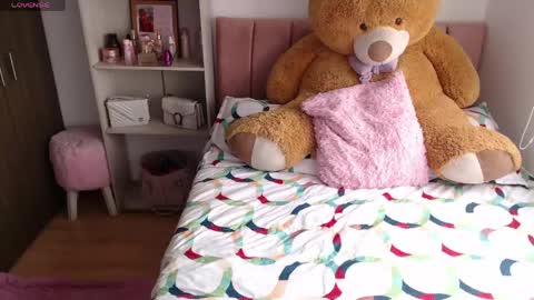 MEGAN online show from 05-11-26, 12:33