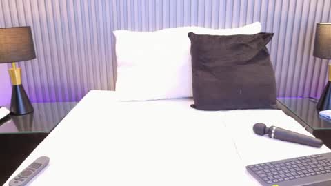 Snapshot of meganreed_ chatting on 05-07-26, 10:37 Megan online show from 05-07-26, 10:37
