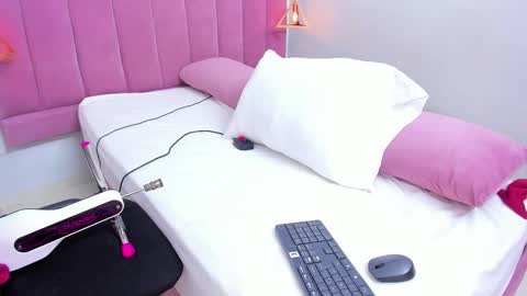 Megan  online show from 10-27-25, 08:13