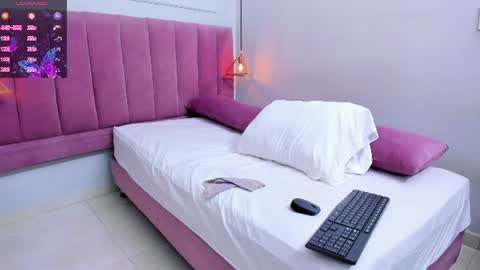 Snapshot of megansaenz_1 chatting on 06-13-26, 07:23 Megan online show from 06-13-26, 07:23