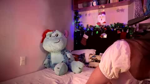 Snapshot of meganthompsonn chatting on 12-22-24, 01:00 Megan online show from 12-22-24, 01:00