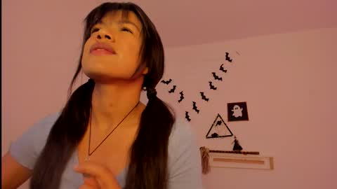 Snapshot of meganthompsonn chatting on 09-23-25, 06:22 Megan online show from 09-23-25, 06:22
