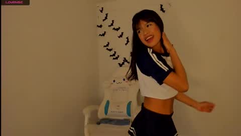 Snapshot of meganthompsonn chatting on 09-30-25, 06:18 Megan online show from 09-30-25, 06:18