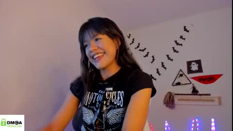 Snapshot of meganthompsonn chatting on 10-05-25, 03:21 Megan online show from 10-05-25, 03:21