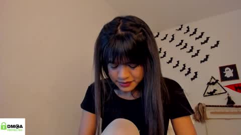 Snapshot of meganthompsonn chatting on 10-26-25, 05:30 Megan online show from 10-26-25, 05:30