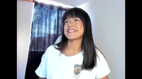 Snapshot of meganthompsonn chatting on 06-01-26, 07:04 Megan online show from 06-01-26, 07:04