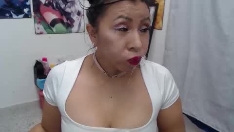 Snapshot of megara_love chatting on 04-25-26, 03:20 megara_love online show from 04-25-26, 03:20