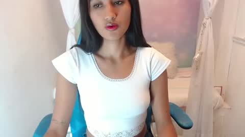 Snapshot of meggan_james chatting on 12-03-25, 11:52 M E G A N N online show from 12-03-25, 11:52