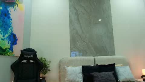 Snapshot of meggan_luxx chatting on 07-08-26, 11:04 MEGGAN LUXX online show from 07-08-26, 11:04