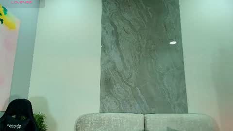 Snapshot of meggan_luxx chatting on 08-01-26, 11:09 MEGGAN LUXX online show from 08-01-26, 11:09