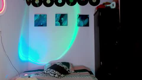 meghan_devil_ online show from 12-17-25, 04:18