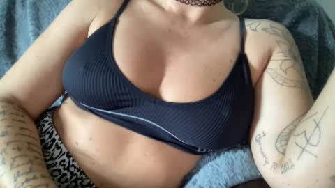 Snapshot of meghannnwesttt chatting on 07-26-26, 06:15 MeghannWest online show from 07-26-26, 06:15