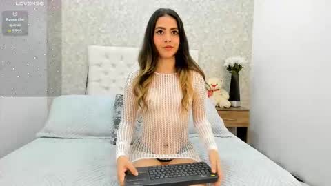 Snapshot of meghansamuels chatting on 10-24-25, 05:42 meghansamuels online show from 10-24-25, 05:42