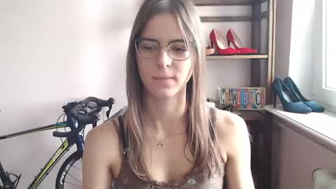 Snapshot of megi_erotic chatting on 06-13-26, 06:44 Megi online show from 06-13-26, 06:44