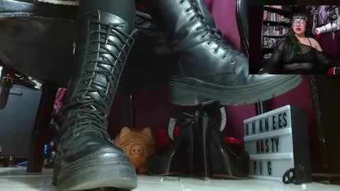 Goddess Sara online show from 05-16-26, 02:19
