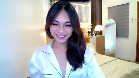 meiluxe online show from 06-20-26, 05:38