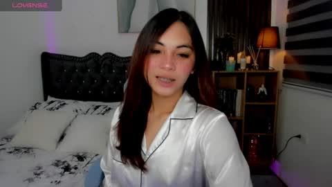 meiluxe online show from 07-24-26, 10:02