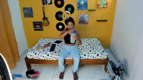 MEIS online show from 06-23-26, 01:58