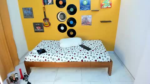 MEIS online show from 06-28-26, 02:50