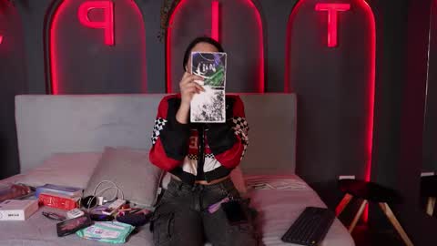 Snapshot of mekari_doll chatting on 10-22-25, 06:18 Mekari . online show from 10-22-25, 06:18