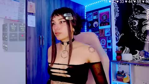 Melissa  -  -  Please help me to reach 100 thumbs up online show from 12-16-24, 10:03