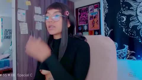 Melissa  -  -  Please help me to reach 100 thumbs up online show from 10-10-25, 01:32